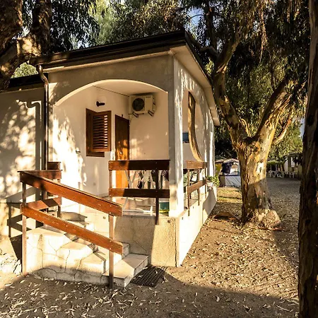 Κάμπινγκ Villaggio Calypso Focà